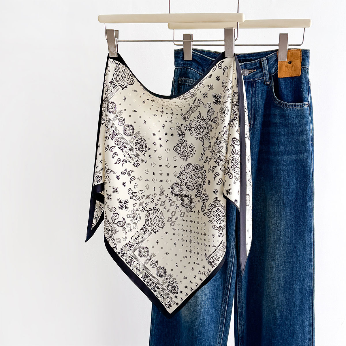Smooth Silky Touch Triangle Ba - đánh giá và giá Bandana Multi Way