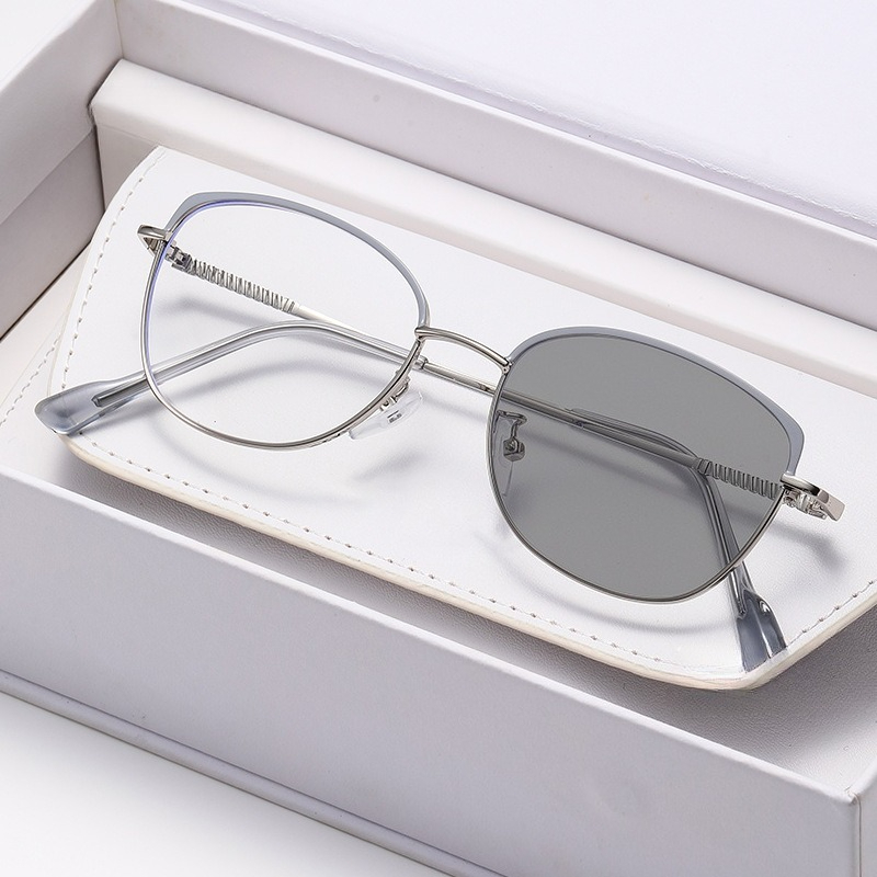 New Ultra-lightweight Metal Fr - đánh giá và giá Street Fashion Definition