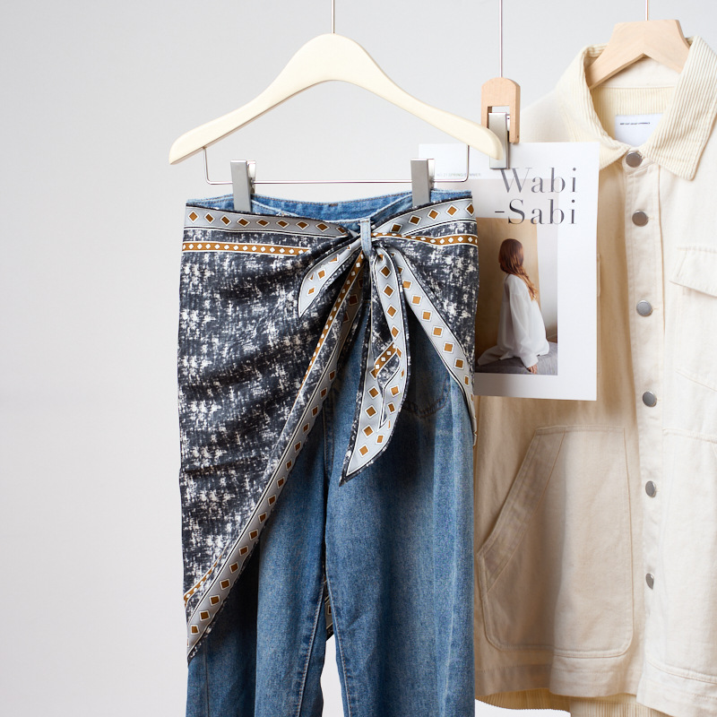 Denim Blue Triangle Scarf New  - đánh giá và giá Bandana Multi Way